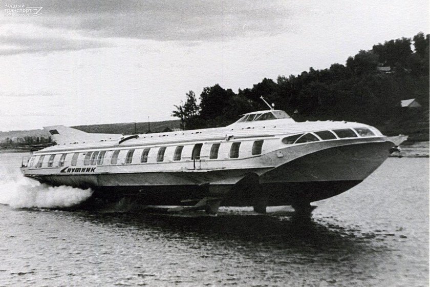 Речной теплоход ракета