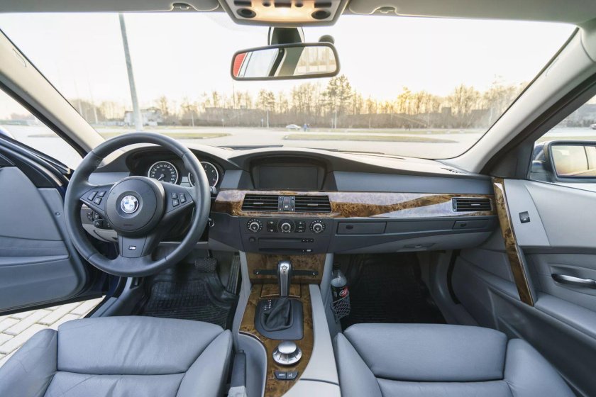 BMW 5 салон