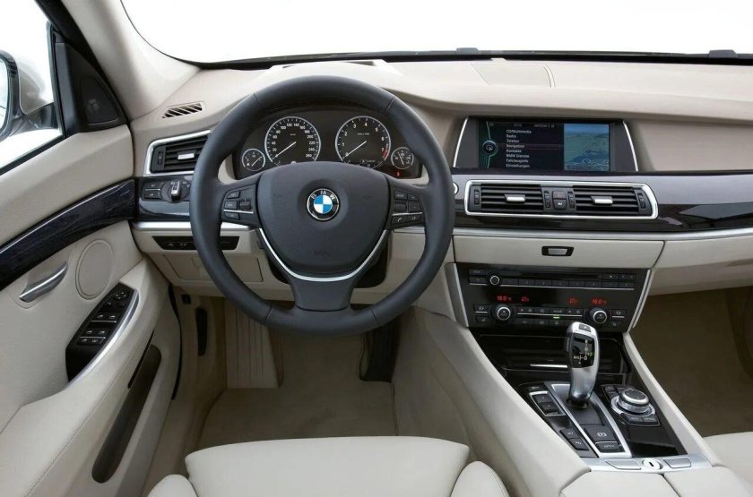 BMW 5 Gran Turismo салон