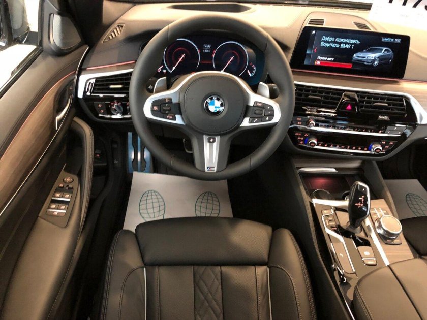 BMW 5 2018 салон
