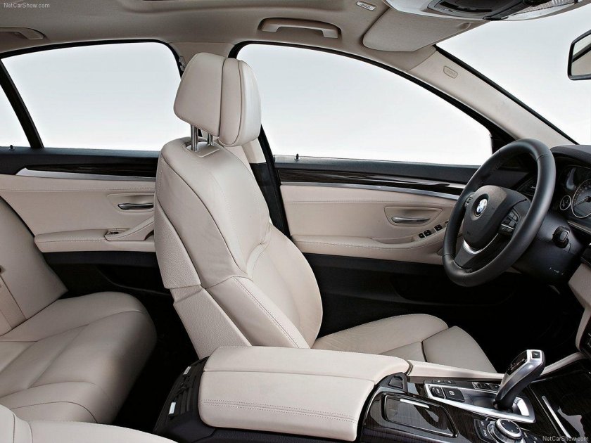 БМВ ф10 белый салон