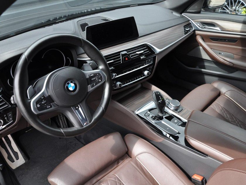 БМВ 530d салон