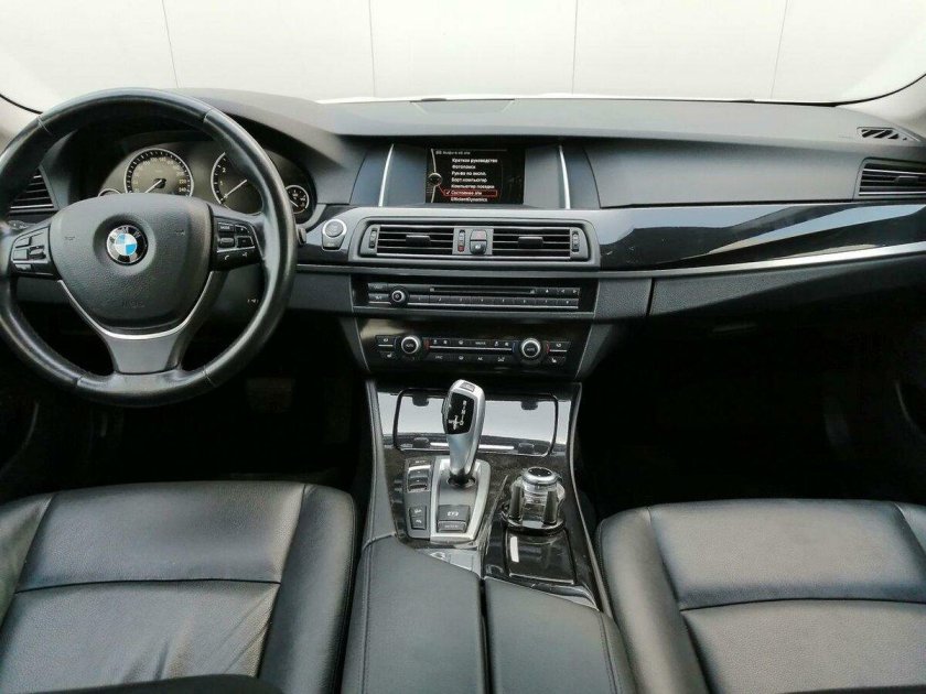 BMW 5 2014 салон