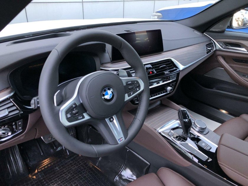 BMW g30 салон