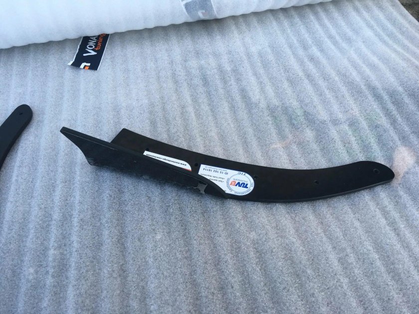 Элерон на передний бампер w211