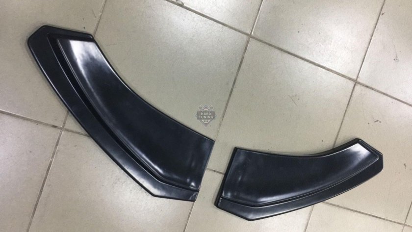 Накладка на передний бампер