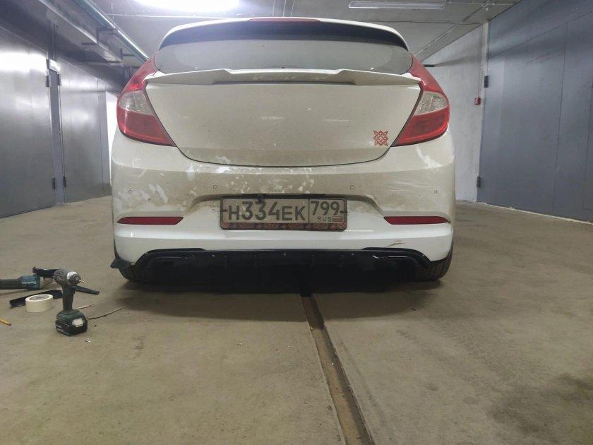 Элероны заднего бампера Hyundai Solaris 2