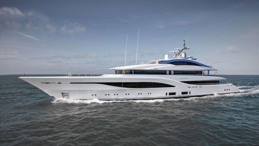 Красивая яхта