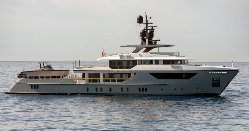 Charter yacht