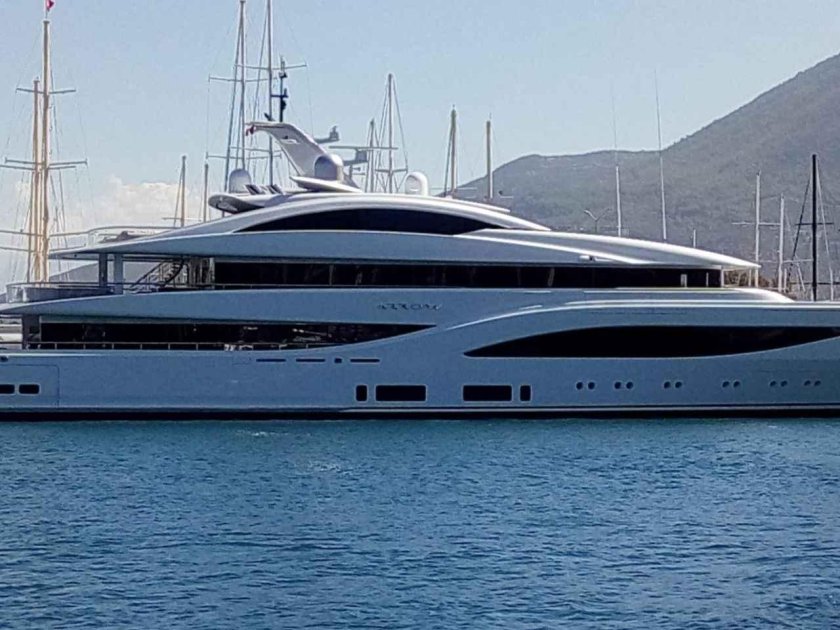 Роскошная яхта