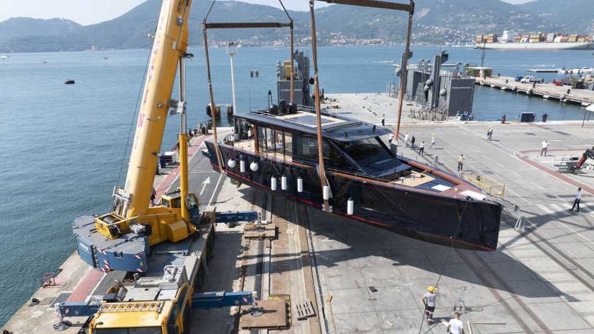 Яхта роберто кавалли