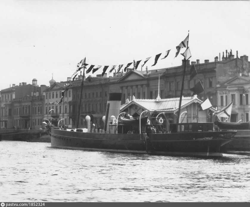 Императорская яхта Славянка