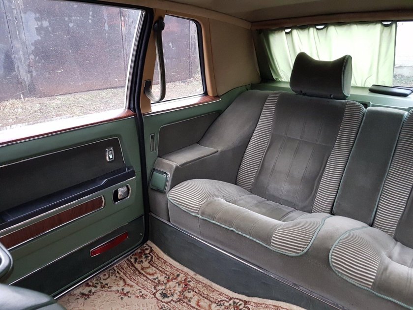 ГАЗ 3102 С зеленым салоном