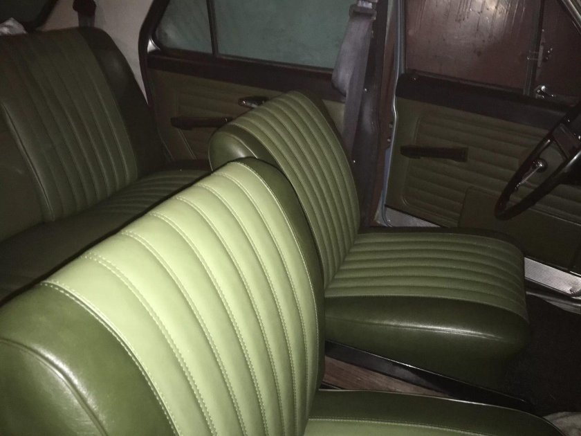 Оливковый салон ГАЗ 24