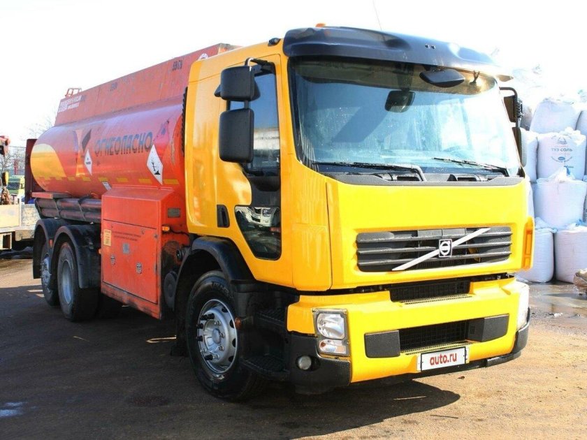 Бензовоз вольво