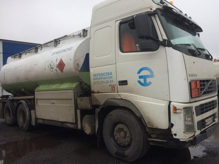 Вольво грузовик бензовоз