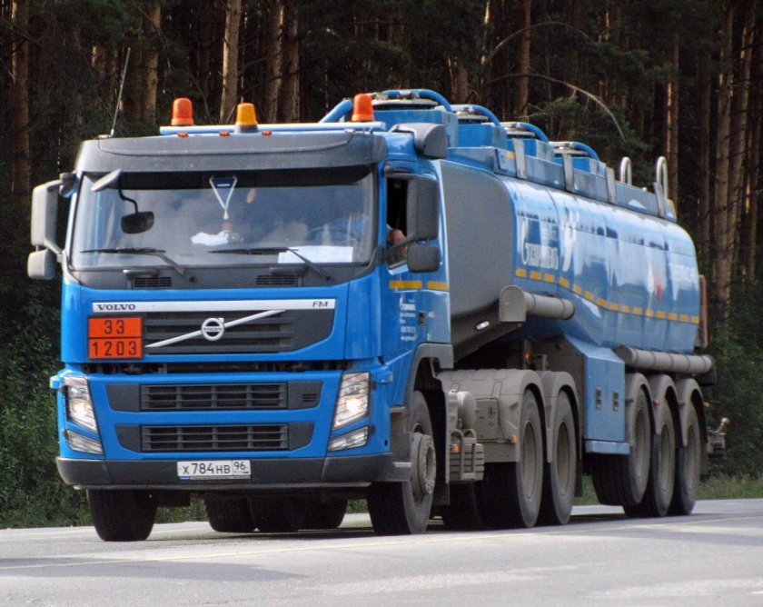 Вольво нефтевоз