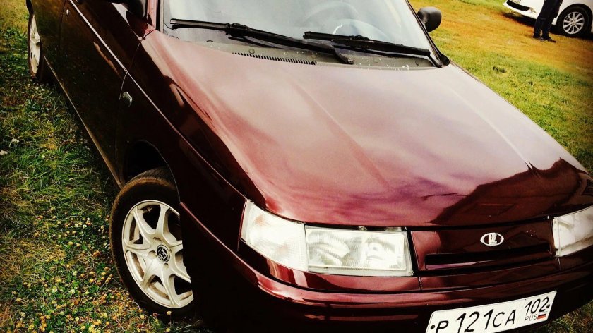 ВАЗ 2112 темно Вишневая