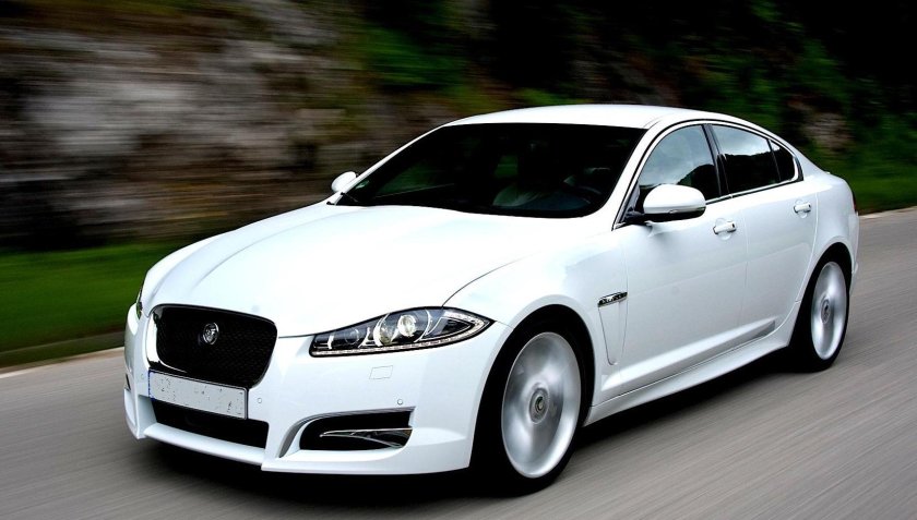 Ягуар XF 2012 белый