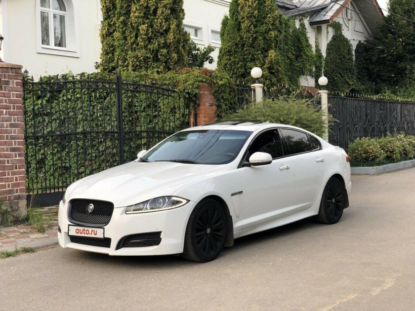 Ягуар XF 2013 белый