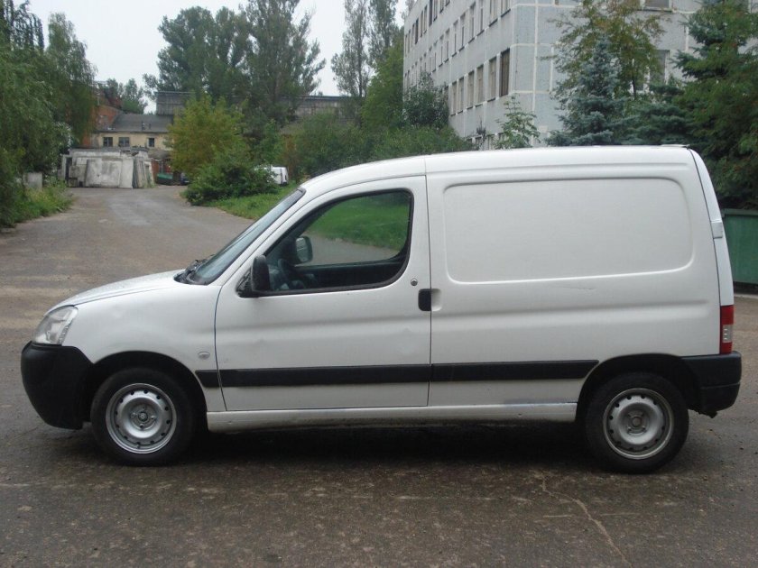 Пежо партнер белый