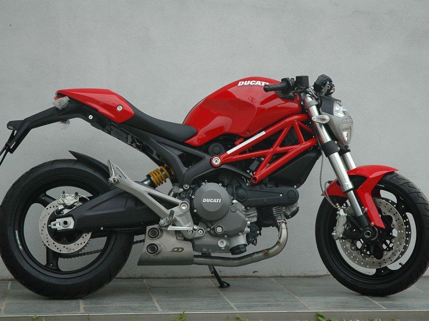 Ducati Monster 696