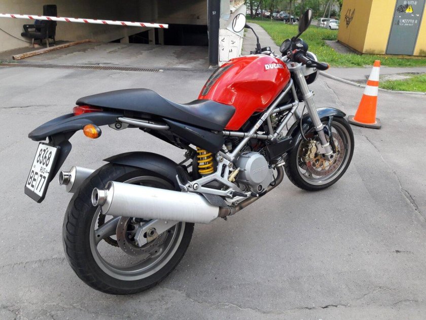 Ducati Monster 400