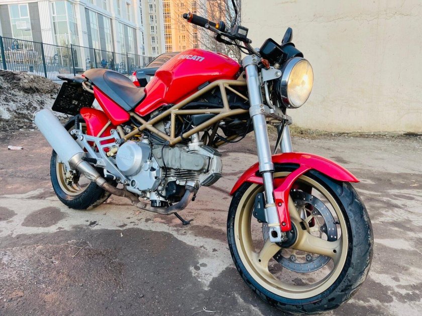 Дукати Монстер 400 2001