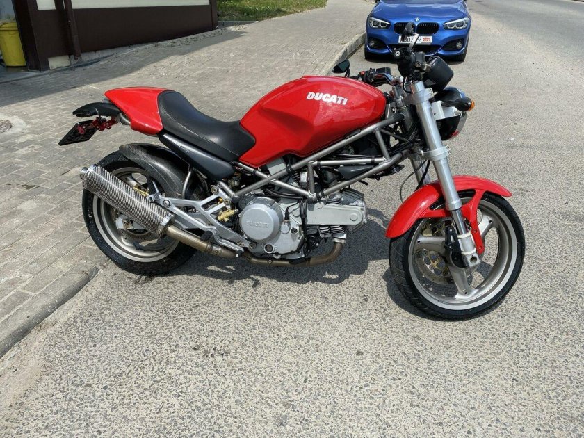 Ducati monster 900
