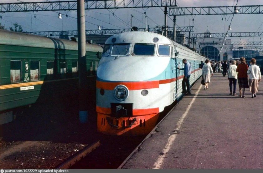 Электропоезд СССР. Эр200.