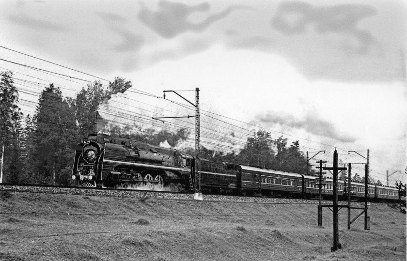 Поезд красная стрела паровоз