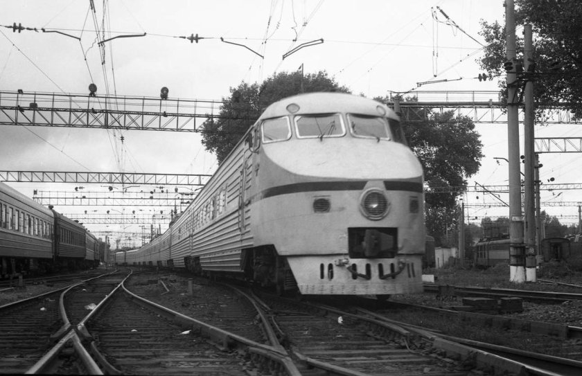 Электропоезд СССР. Эр200.
