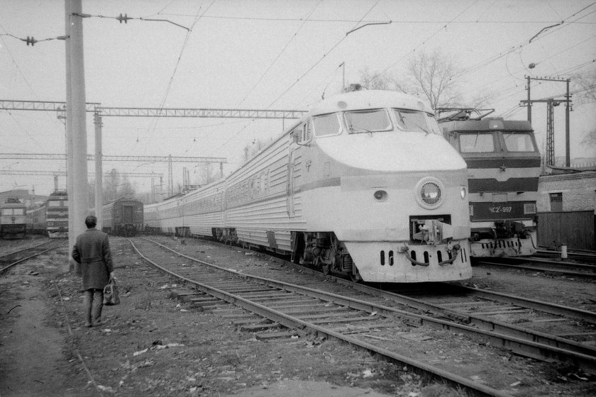 Электропоезд СССР. Эр200.