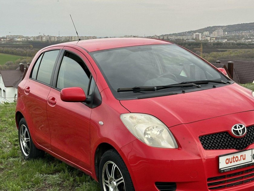 Тойота ярис 2008 красная