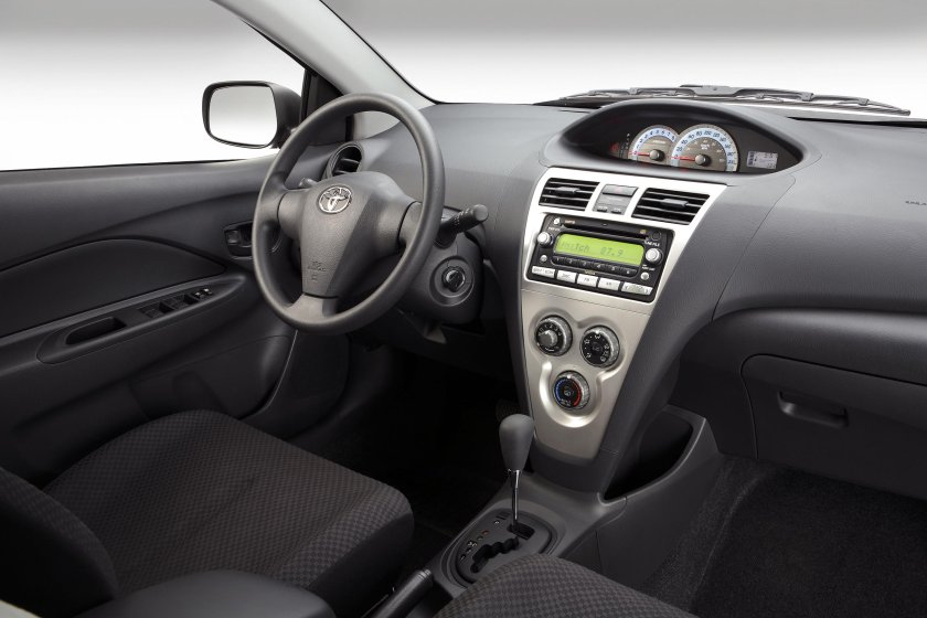 Toyota Yaris 2007 седан