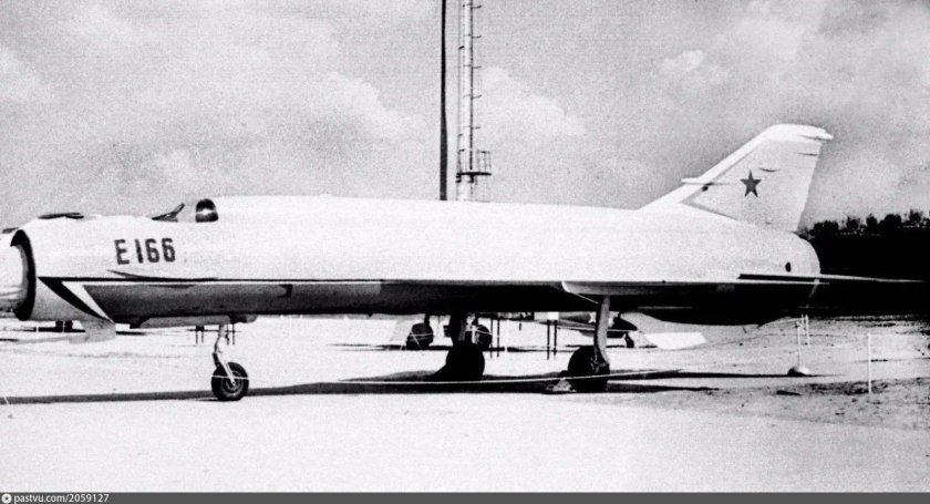 Микоян е-152м