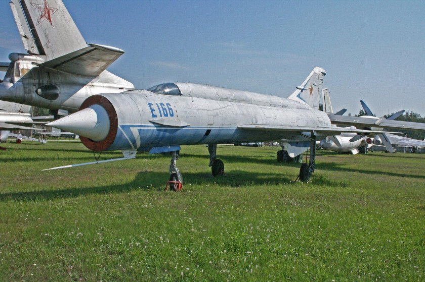 Микоян е-152м