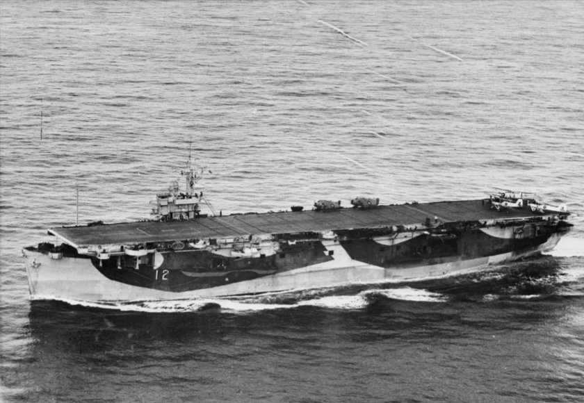 Эскортный авианосец Боуг