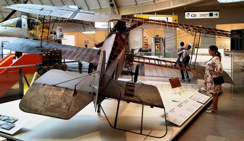 Самолёт Авиатика 890у