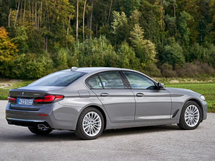 БМВ 530 2021