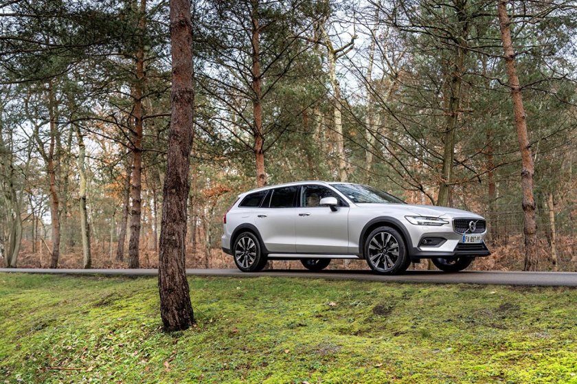 Volvo универсал v90 Cross Country