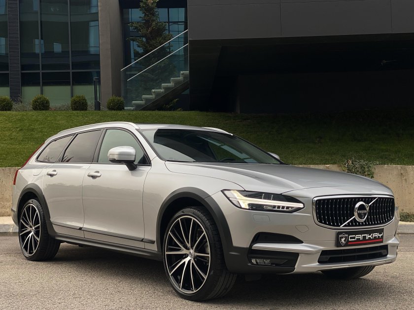 Volvo v90 Cross Country