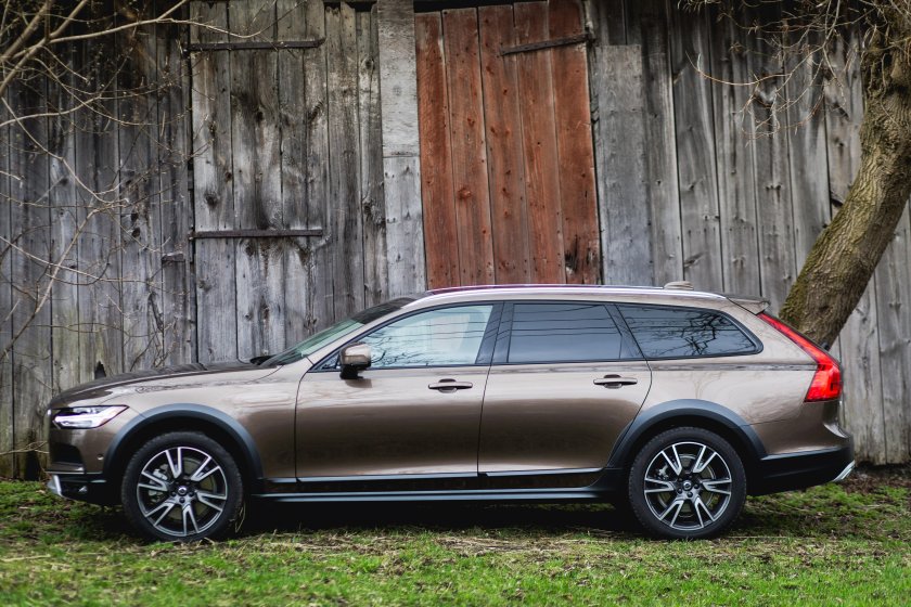 Volvo v90 Cross Country