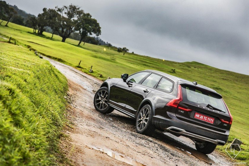 Volvo v90 Cross Country