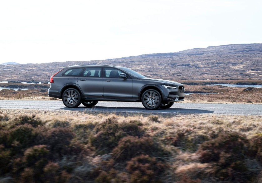 Volvo v90 Cross Country