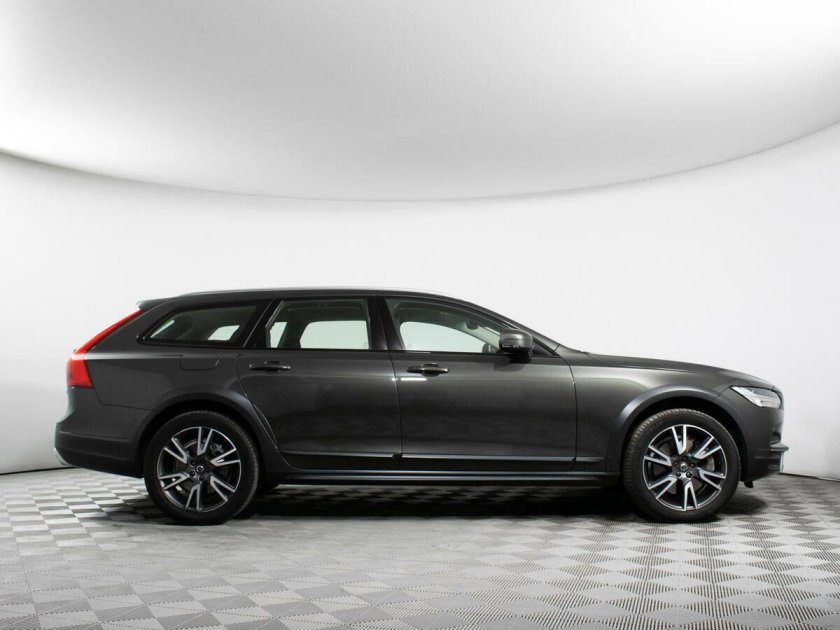 Volvo v90 Cross Country