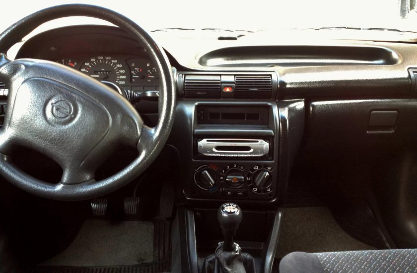 Opel Astra f Interior
