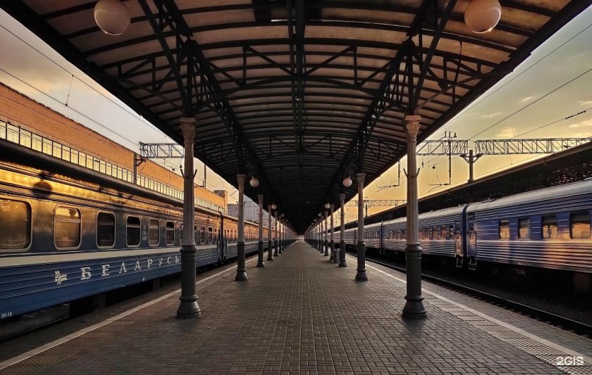 Перрон вокзала