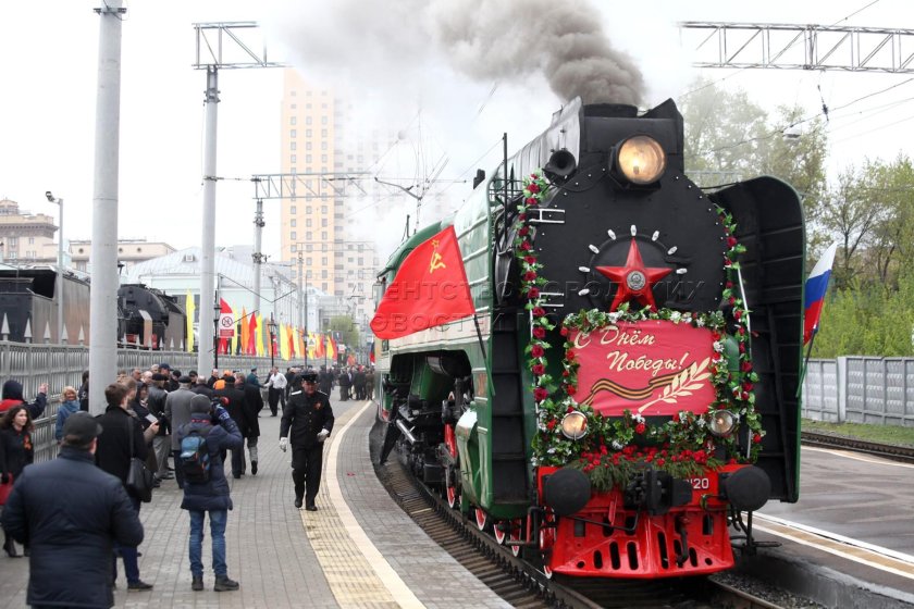 Белорусский вокзал паровоз Победы