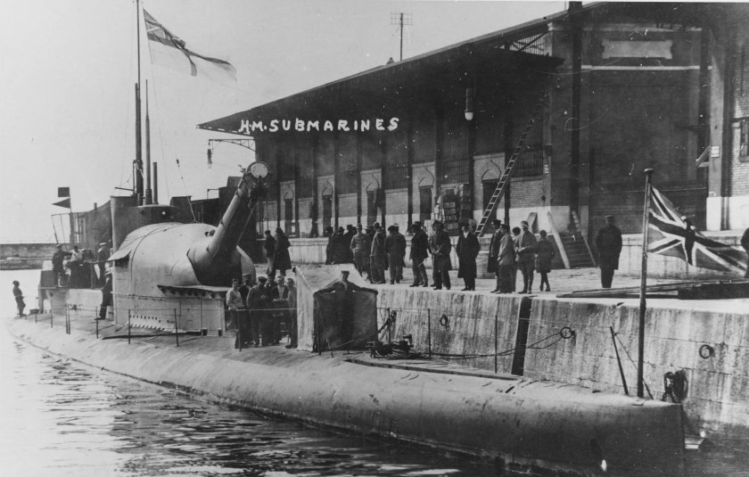 "Подводная лодка м-1 с 305мм